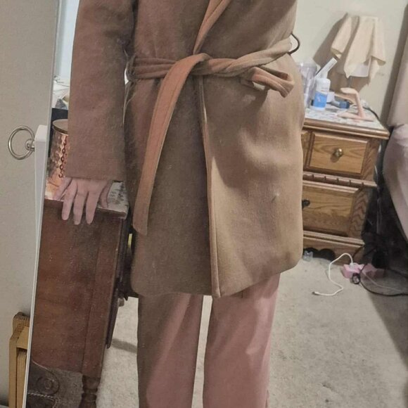 Ricki’s “Harper 043” Camel Belted Coat – Size M (Lightly Worn, Elegant 75% WOOL) - Picture 2 of 3